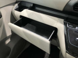 薄型のティッシュBOXなどが収納出来ます。小物入れとしても使えるので便利です。