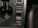 シビックのCVT車は、3つの異なる加速感を楽しめるドライブモードスイッチがついています。一般道、高速道路、ワインディングなど、シーンに合わせて最適な加速感を楽しめるドライブモードスイッチです。