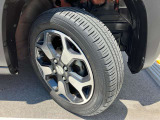 15インチの純正アルミホイールを履いています。165/60R15サイズのタイヤです。