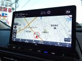 お車選びをお楽しみ頂けるよう、在庫車の展示スペースを十分に確保しております。