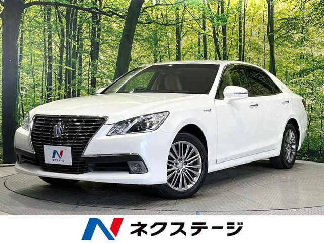 クラウン  ロイヤルサルーン Four
