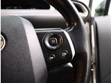 『1台』のお車に対して、3名体制で日々議論を重ね仕入れを行っております。
