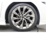 225/45R21