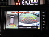 お車選びをお楽しみ頂けるよう、在庫車の展示スペースを十分に確保しております。
