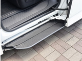 【車屋】として、長く車業界に従事した経験豊富なスタッフが在籍しております。