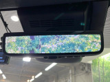 【デジタルインナーミラー】後席の大きな荷物や同乗者で後方が確認しづらい時でも安心!カメラが撮影した車両後方の映像をルームミラー内に表示。クリアな視界で状況の確認が可能です!