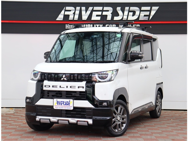 三菱 デリカミニ T プレミアム 4WD