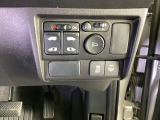 両側電動スライドドアは運転席から操作ができるよう、操作スイッチが付いています。VSA(ABS+TCS+横滑り抑制)解除スイッチなども装備しています。