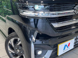 【LEDヘッドライト】悪天候や夜間走行時も良好な視界を確保し安心して運転できる高輝度LEDヘッドライトを装備!点灯速度が早く、消費電力も抑えられています。