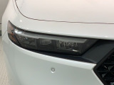 LEDヘッドライトは、点灯の瞬間から最大光量を発揮し、突然暗くなるトンネルなどでの安定感を高めます。