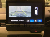 バックでの車庫入れも安心です! リアカメラが付いているバックモニター付のナビを装備しております。操作線もついており距離感も画面から確認できます。
