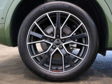 アルミホイール 5Vスポーク スターデザイン アンスラサイトブラック ポリッシュト 8Jx20 255/45R20 (Audi sport)/ダイナミックサスペンション