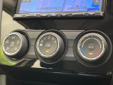 寒い冬も暑い夏も全席に快適な空調を届けてくれる、ダイヤル式エアコンを装備♪