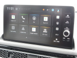ナビゲーションは9インチホンダコネクトディスプレイが装着されております。AM、FM、フルセグTV、Bluetoothがご使用いただけます。初めて訪れた場所でも道に迷わず安心ですね!