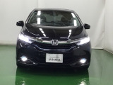 LEDヘッドライトを装備しています。LEDヘッドライトはとても明るく、雨の日や夜間走行も安全・安心です。オートライトコントロール付きで周囲の明るさに応じて自動で点灯・消灯します