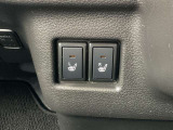 寒い時には助かる装備。運転席助手席共にヒーターシートガが付いています。