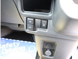 【車屋】として、長く車業界に従事した経験豊富なスタッフが多数在籍しております。