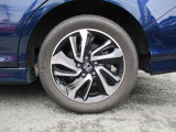 タイヤサイズは【205/55R17】です。