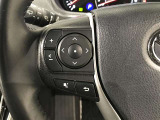 ステアリングスイッチ付き。前方から目を離すことなく操作することが可能です。