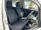 店舗にて現車の確認もいただけますので、お電話で在庫のご確認の上是非ご来店くださいませ。