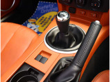 【車屋】として、長く車業界に従事した経験豊富なスタッフが多数在籍しております。