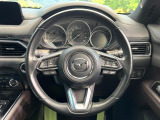 【純正革巻きステアリング】上質な革を使用することで、手にしっかり馴染みとても運転しやすいハンドルです♪