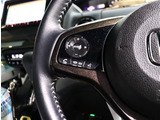 『1台』のお車に対して、3名体制で日々議論を重ね仕入れを行っております。