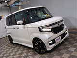 【車屋】として、長く車業界に従事した経験豊富なスタッフが多数在籍しております。