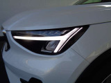 トールハンマーをモチーフにした、LEDライト。デイタイムランニングライト、ウインカー機能も併せ持ち、そして、アクティブハイビーム機構と相まって、安全な夜間ドライブが可能です。