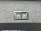 オートマチックテールゲート装備 ボタン一つでリアゲートの開閉が可能です。