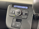 【オートエアコン】一度お好みの温度に設定すれば、車内の温度を検知し風量や温度を自動で調整。暑い…寒い…と何度もスイッチ操作をする必要はありません。快適な車内空間には必須の機能ですね♪