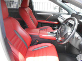 “F SPORT”専用本革スポーツシート/F-SPORT専用フレアレッド(運転席ポジションメモリー/運転席・助手席ベンチレーション機能・ヒーター付)