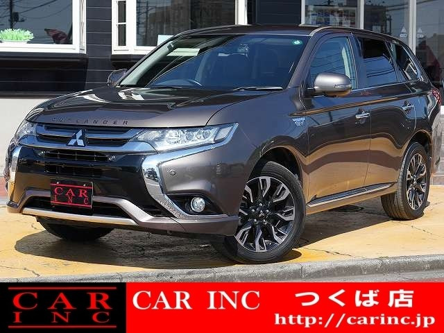 アウトランダーPHEV 2.0 G ナビパッケージ 4WD ステアリングヒーター 衝突軽減ブレーキ