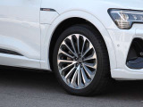 オプションです!265/45R21(タイヤ&アルミホイール)