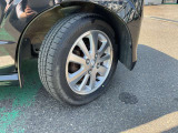 タイヤサイズは165/60R14純正アルミホイール(夏タイヤ装着)
