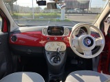 イタリア車ならではの美しさ、走りへのこだわりを感じるインテリアデザイン!