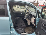 前席はしっかりとした作りで長距離運転も疲れにくいです☆
