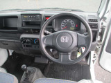 4WD/5速MT/エアコン/パワステ/FM・AMラジオ/フロアマット/ドアバイザー/作業灯/エアバッグ/