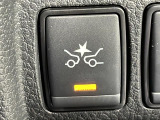 【エマージェンシーブレーキ】前方の車両や歩行者を検知し、衝突による事故回避をサポートします!機能には限界があるためご注意ください。
