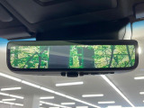 【デジタルインナーミラー】後席の大きな荷物や同乗者で後方が確認しづらい時でも安心!カメラが撮影した車両後方の映像をルームミラー内に表示。クリアな視界で状況の確認が可能です!