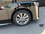 トヨタロングラン保証付きです。(対象項目:約60項目・5000部品)が対象です。全国のトヨタ系ディーラーで保証修理が可能です。
