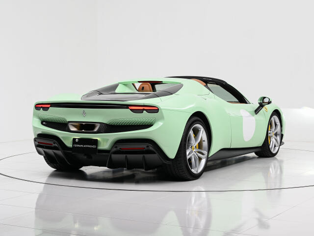 フェラーリ 296 GTS F1 DCT の中古車詳細 (950km, Verde Pallido