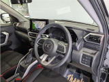 見通しのよいすっきりとした視界で、誰でも運転しやすいです。運転のしやすさは疲れにくさにも繋がりますよ♪