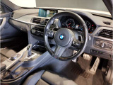 ☆センターパネルを運転席側に僅かに傾けたBMW独特のインパネ☆【駆け抜ける歓び】はここからもスタートしております☆