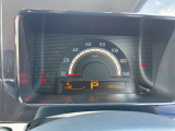整備スタッフは国家資格を持つプロの整備士です。車検の受入/中間/完成検査と保安基準発行のすべても自社で行います。