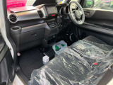 運転席・助手席の俯瞰視点です!乗った際のイメージが湧きます!