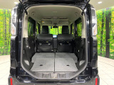 普段のお買い物や通勤、送迎等に十分な荷室スペースを確保しております。セカンドシートを倒すと、大きな荷物の積載も可能です♪