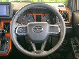 【純正革巻きステアリング】上質な革を使用することで、手にしっかり馴染みとても運転しやすいハンドルです♪