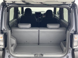 【トランク】積み込みやすくて、たっぷり積める荷室です。シートアレンジできるものは、乗車人数と荷物の量や大きさによってシートを動かすことができるので、より快適なドライブが可能です!