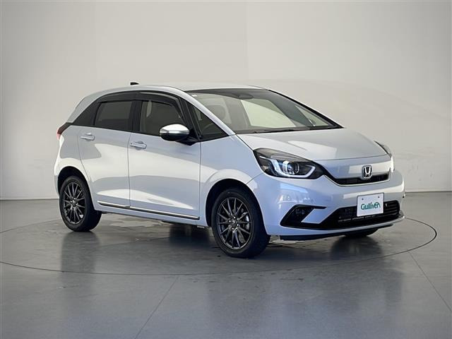 フィット 1.3 リュクス 4WD 4WD 修復歴無し